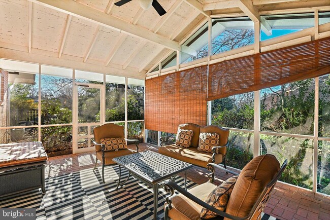 Building Photo - 1126 Ormond Ct