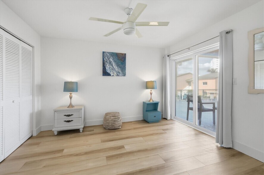 Building Photo - 7430 Sunshine Skyway Ln S