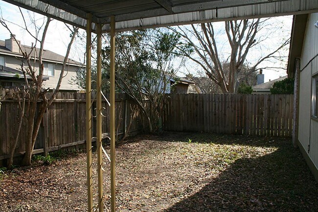 Building Photo - 11726 Plumbrook Dr