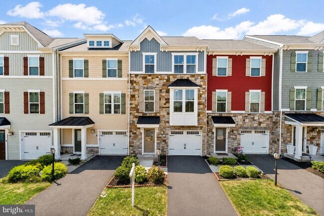 Building Photo - 41715 McMonagle Square