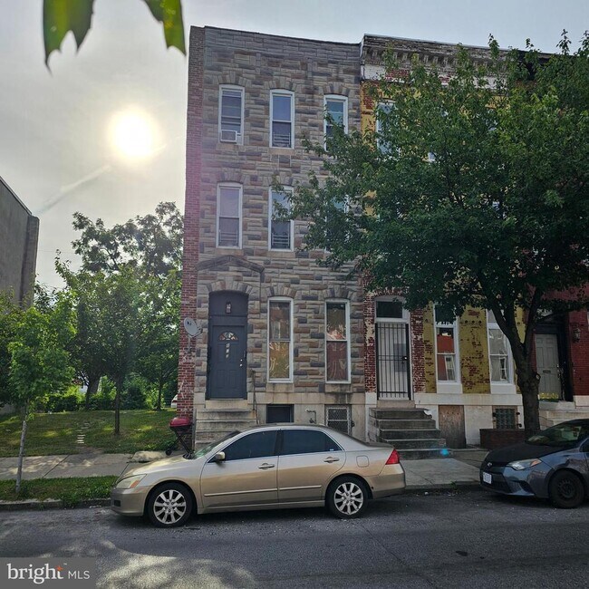Building Photo - 813 N Fulton Ave