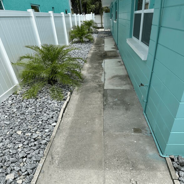 Primary Photo - 515 69th Ave