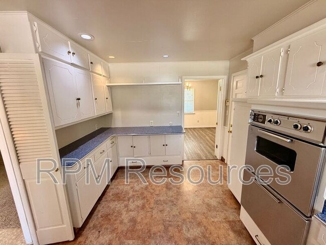 Building Photo - 4120 NW 44th St