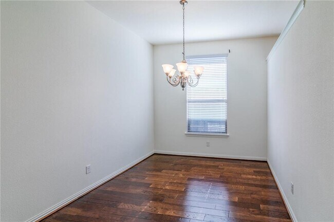 Building Photo - 425 Miracle Rose Way