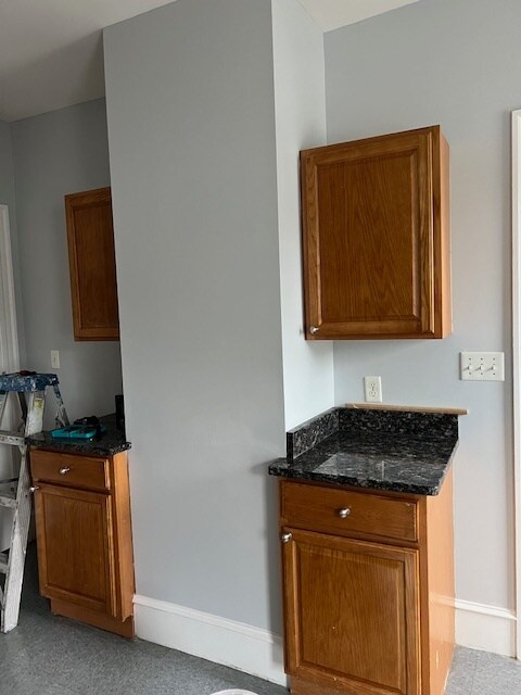 Building Photo - 653 Broadway St