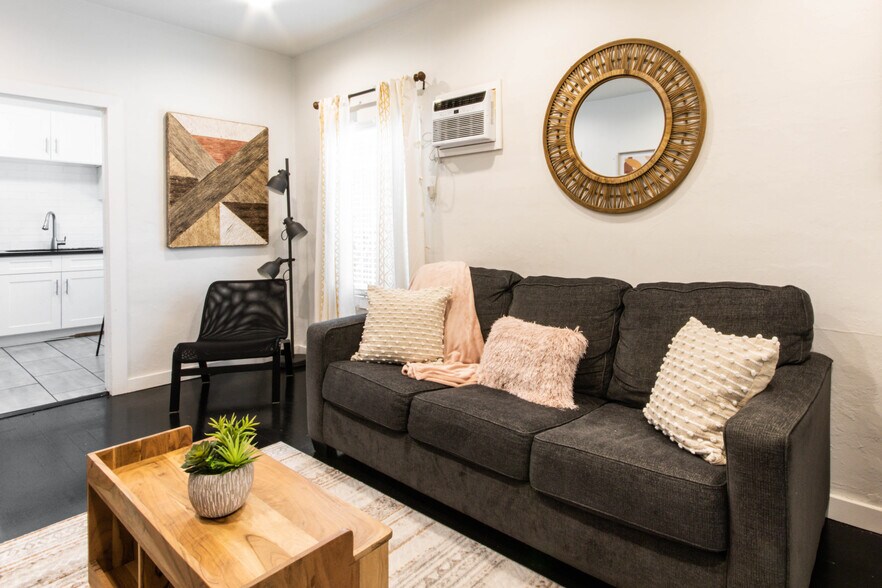 Building Photo - 1806 Washington Way