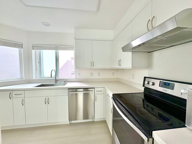 Building Photo - Beautiful 1Bd/1Ba in the Heart of Pacific Heights