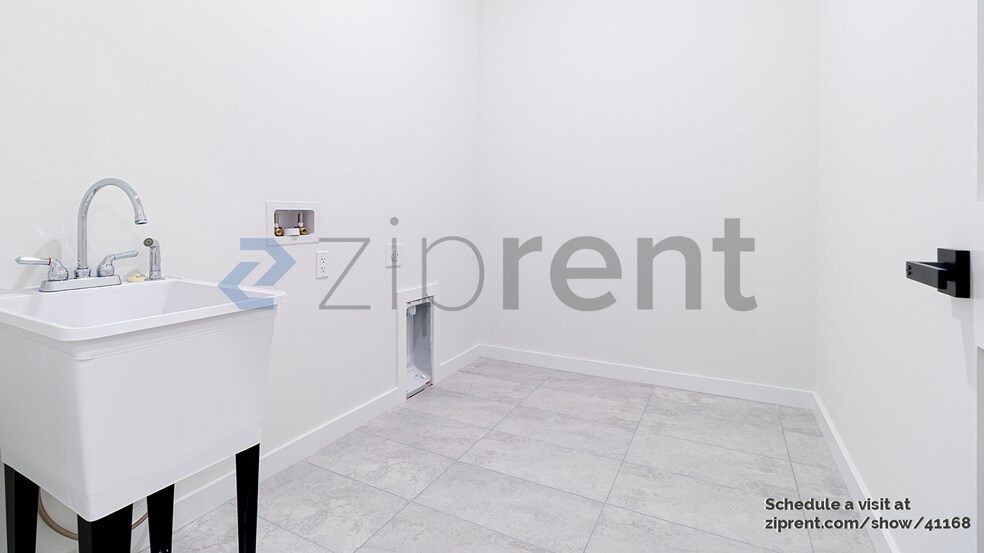 Building Photo - 8202 N Triana Dr