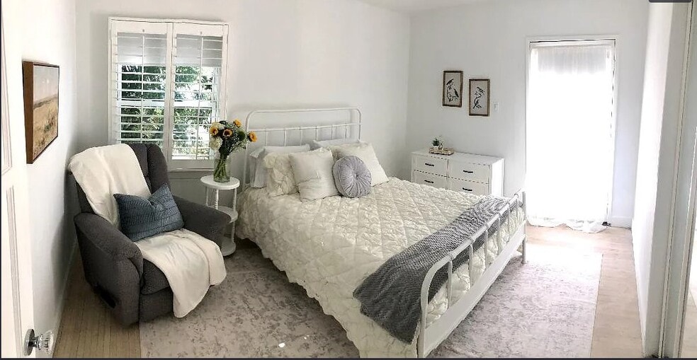 Building Photo - 10802 Howard St