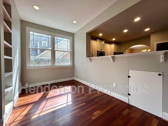 Building Photo - 2229 Chesterfield Ave