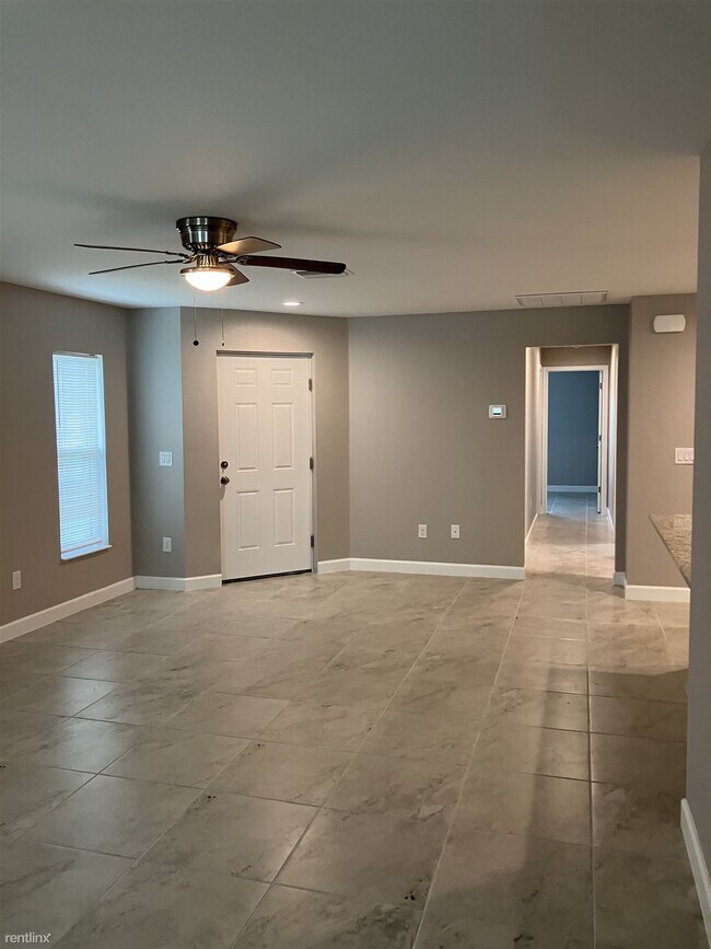 Building Photo - 3 br, 2 bath Duplex - 127 Boundary Bouleva...