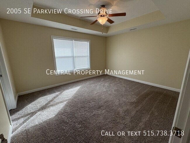 Building Photo - 2005 SE Parkview Crossing Dr