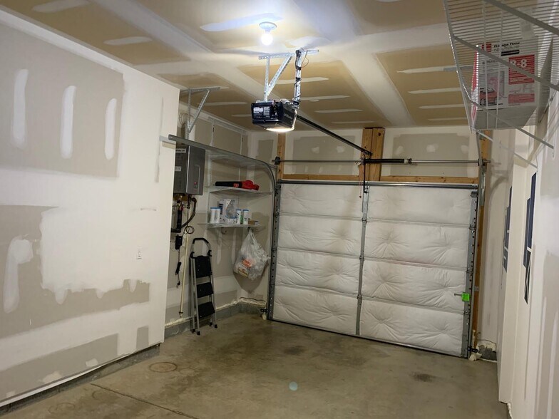Building Photo - 3023 Farmstead Mill Dr
