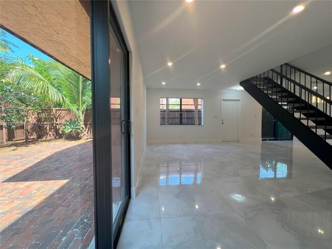 Building Photo - 6435 SW 116th Pl