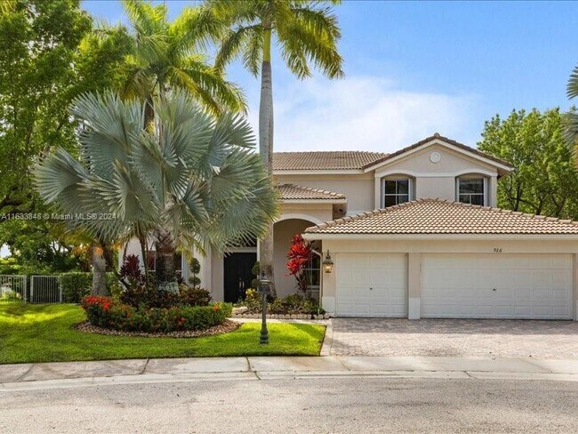 Building Photo - 926 Marina Dr