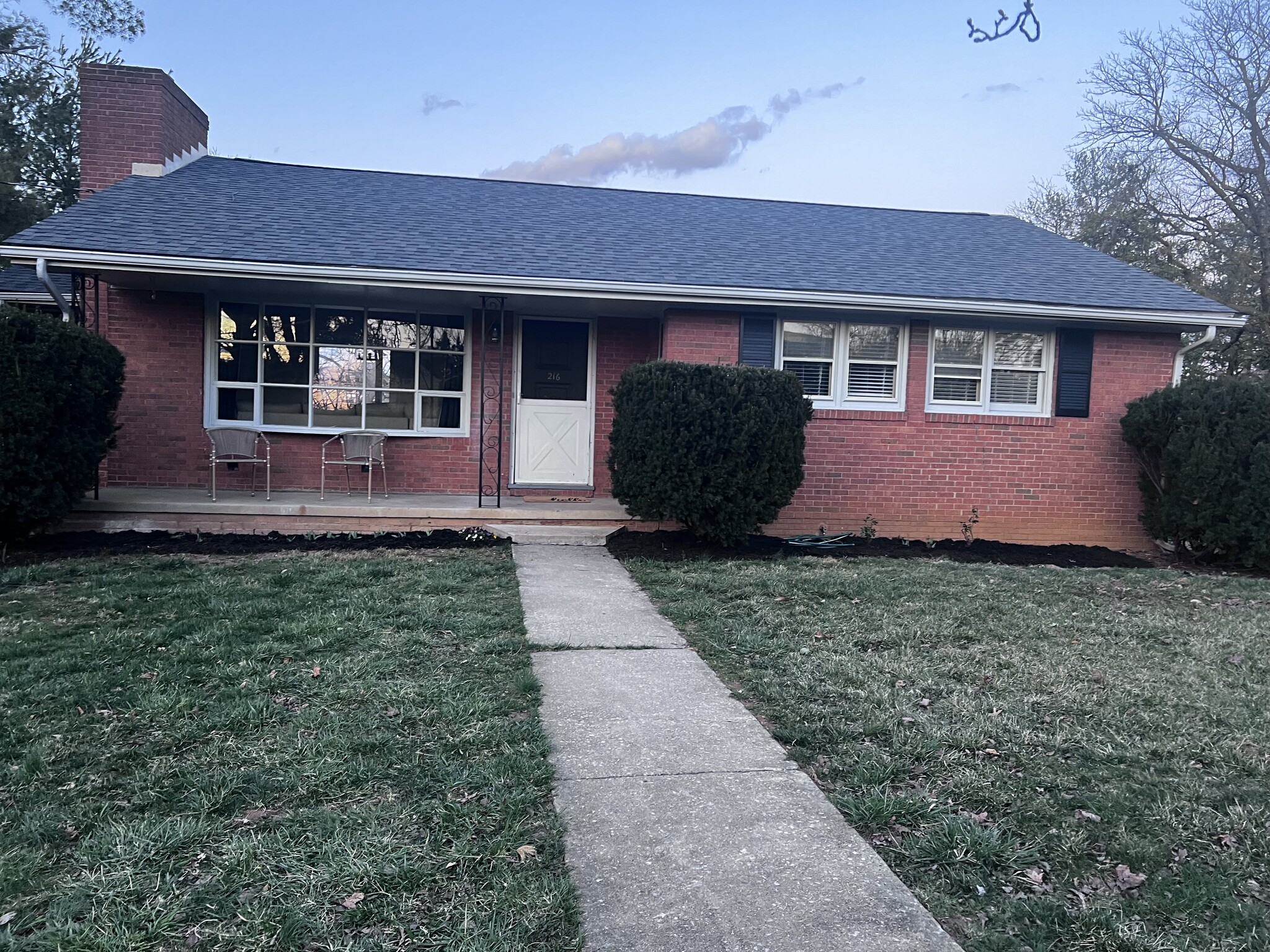 Building Photo - 216 Orchard Ln