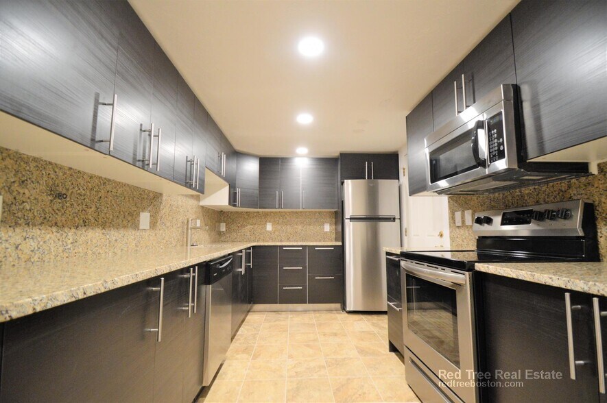 Unit 002 - 79 Thatcher St