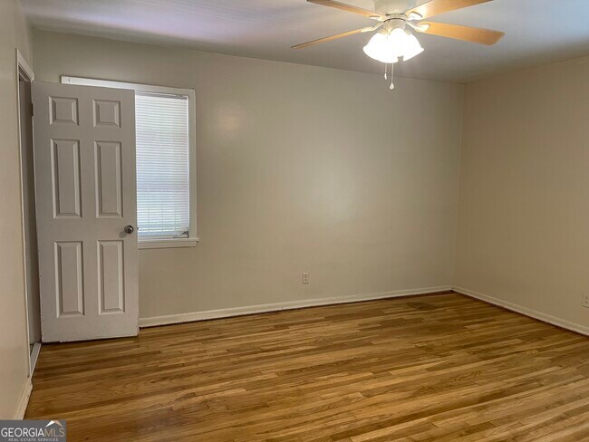 Building Photo - 3027 Collier Dr NW