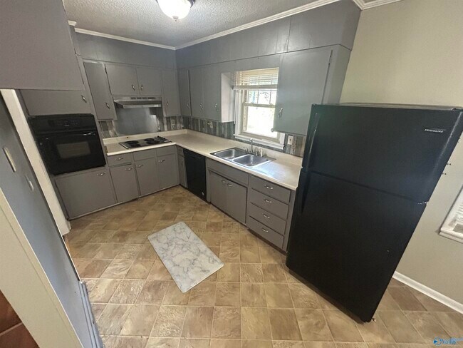 Building Photo - 4742 Bluehaven Dr NW