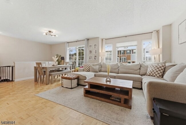 Building Photo - 774 Sassafras Ct