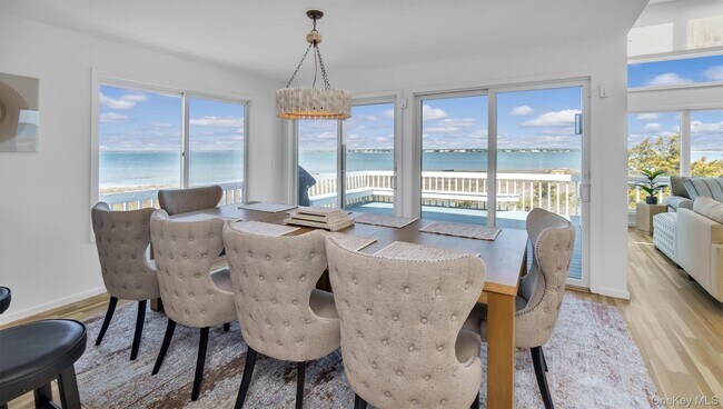 Building Photo - 552 Dune Rd