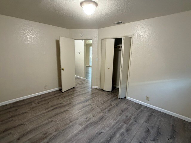 Building Photo - 260 Northwoods Ave