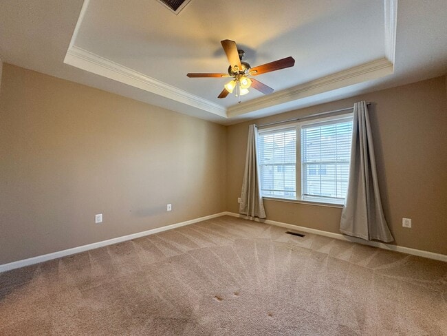 Building Photo - Beautiful And Spacious 3 Bed 3.5 Bath Interior Brick Townhome With Balcony In Hastings Marketplace