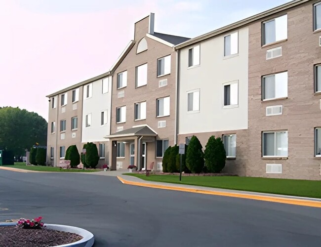 Primary Photo - 5910 Hessen Cassel Rd