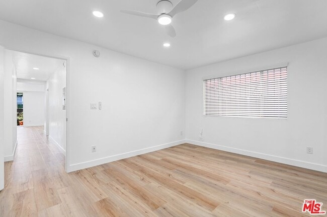 Building Photo - 122 Buccaneer St