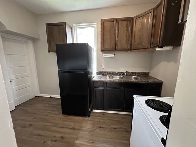 Building Photo - Charming 2-Bedroom Home in Ambridge – Convenient Location!