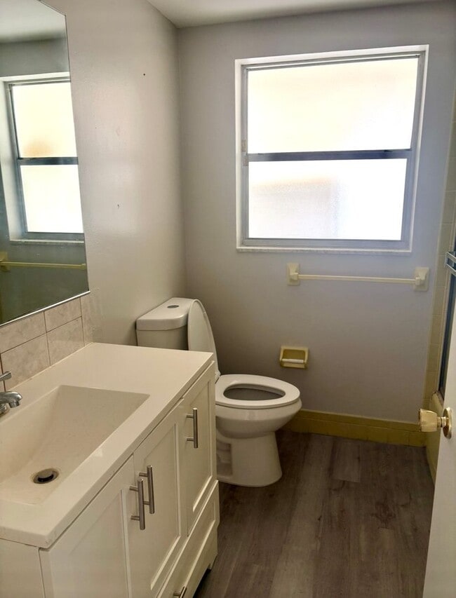 Building Photo - 7936 Pineapple Ln