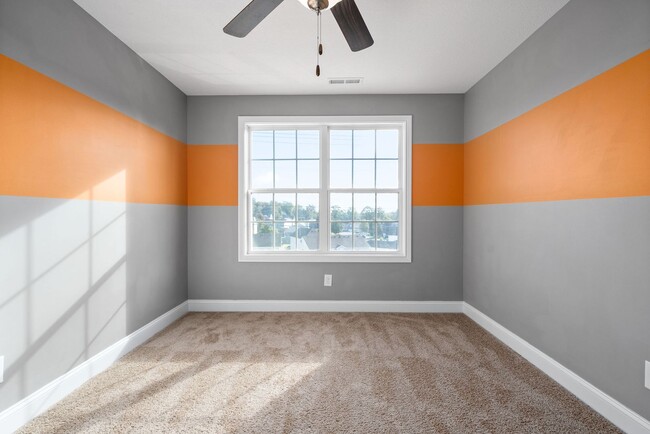 Building Photo - JUST REDUCED! Large, Stunning home ready t...