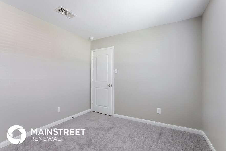 Building Photo - 25221 Dickens Dr