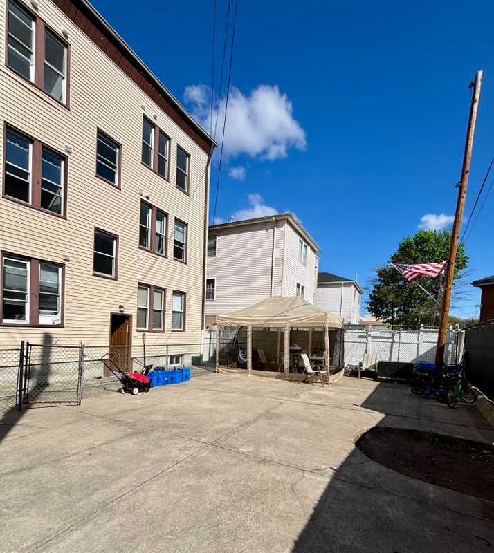 Building Photo - 7 Franklin Ave