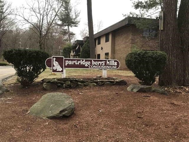 Building Photo - 13 Strawberry Bank Rd