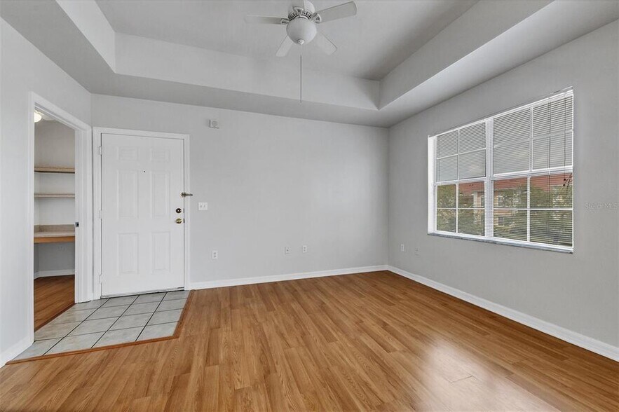 Building Photo - 1010 Villagio Cir