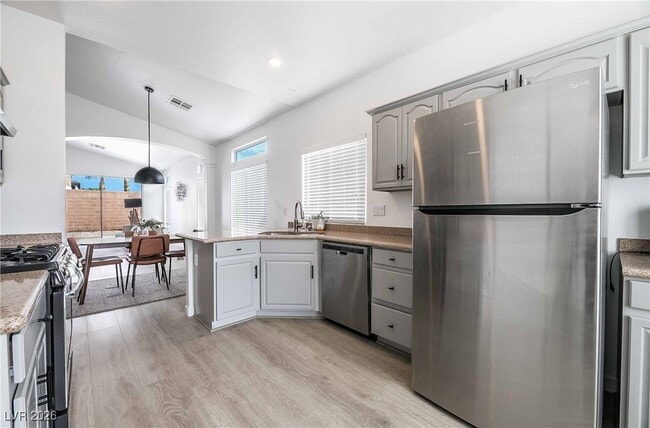 Building Photo - 2306 Reading Hills Ave