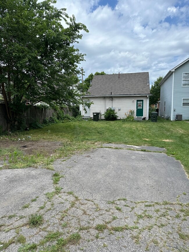 Rear Off Street Parking - 747-749 Bellows Ave