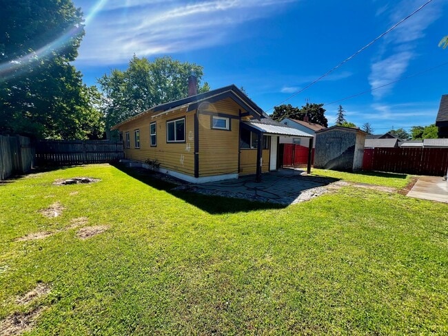 Building Photo - Non-Refundable & Security Deposit Total: $2500.00