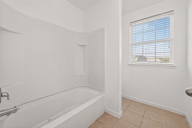 Building Photo - 20807 Echo Manor Dr