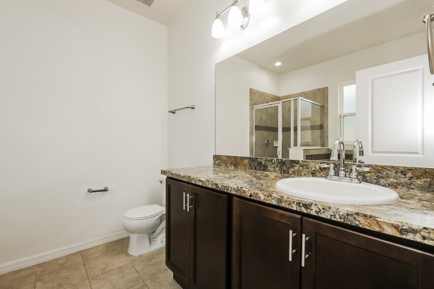 Building Photo - 1309 Canyon Oaks Dr