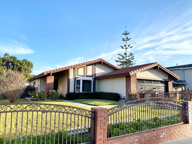 Building Photo - Single Story Home in Walnut Unified School...