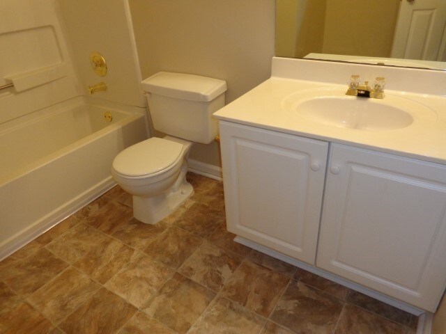 Building Photo - 1728 Victoria Way NW