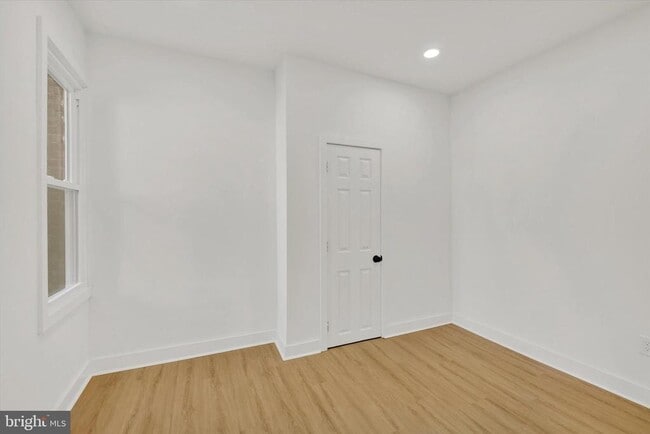 Building Photo - 2117 S Alden St