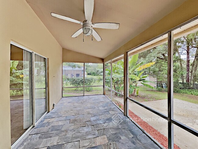 Building Photo - 641 Ridgewood St