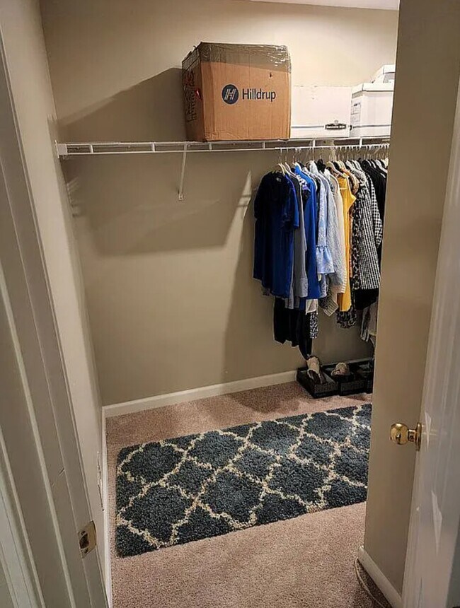 Building Photo - 328 Moonstone Dr