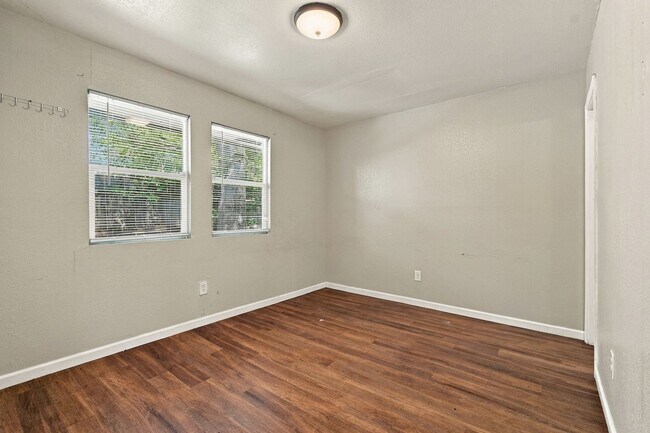 Building Photo - 3709 E 27th Pl
