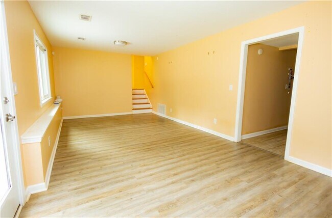 Building Photo - 3233 River Oak Pl