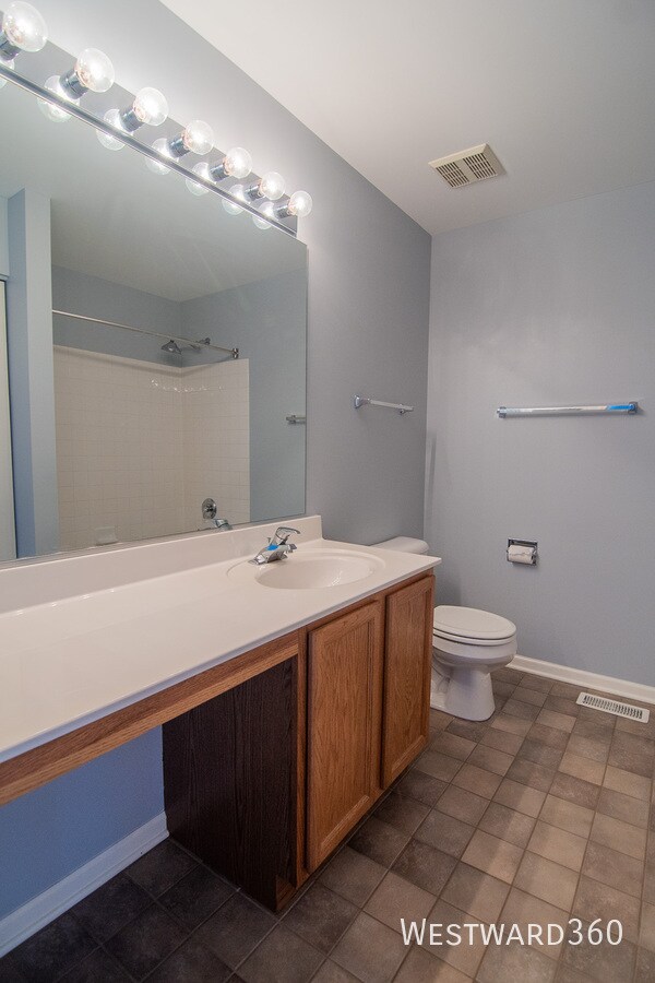 Building Photo - 2486 Golf Ridge Cir