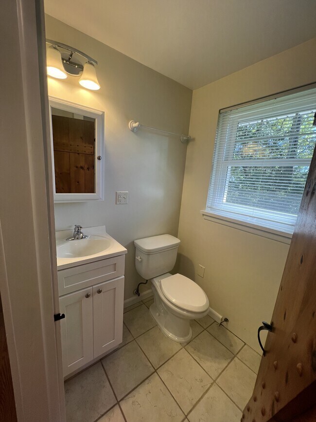 Building Photo - 1232 Park Rd